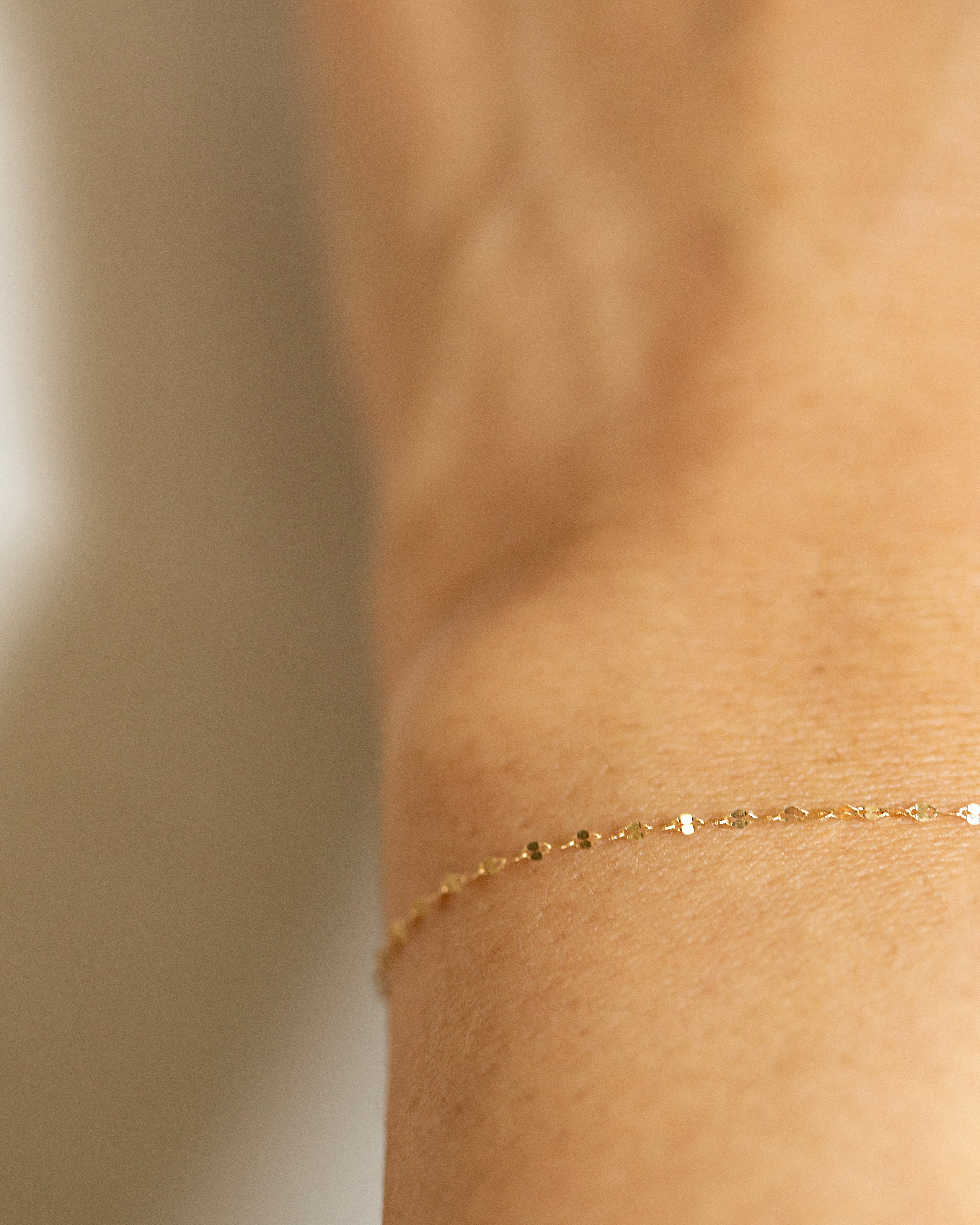 14k Dainty Dapped Chain Bracelet