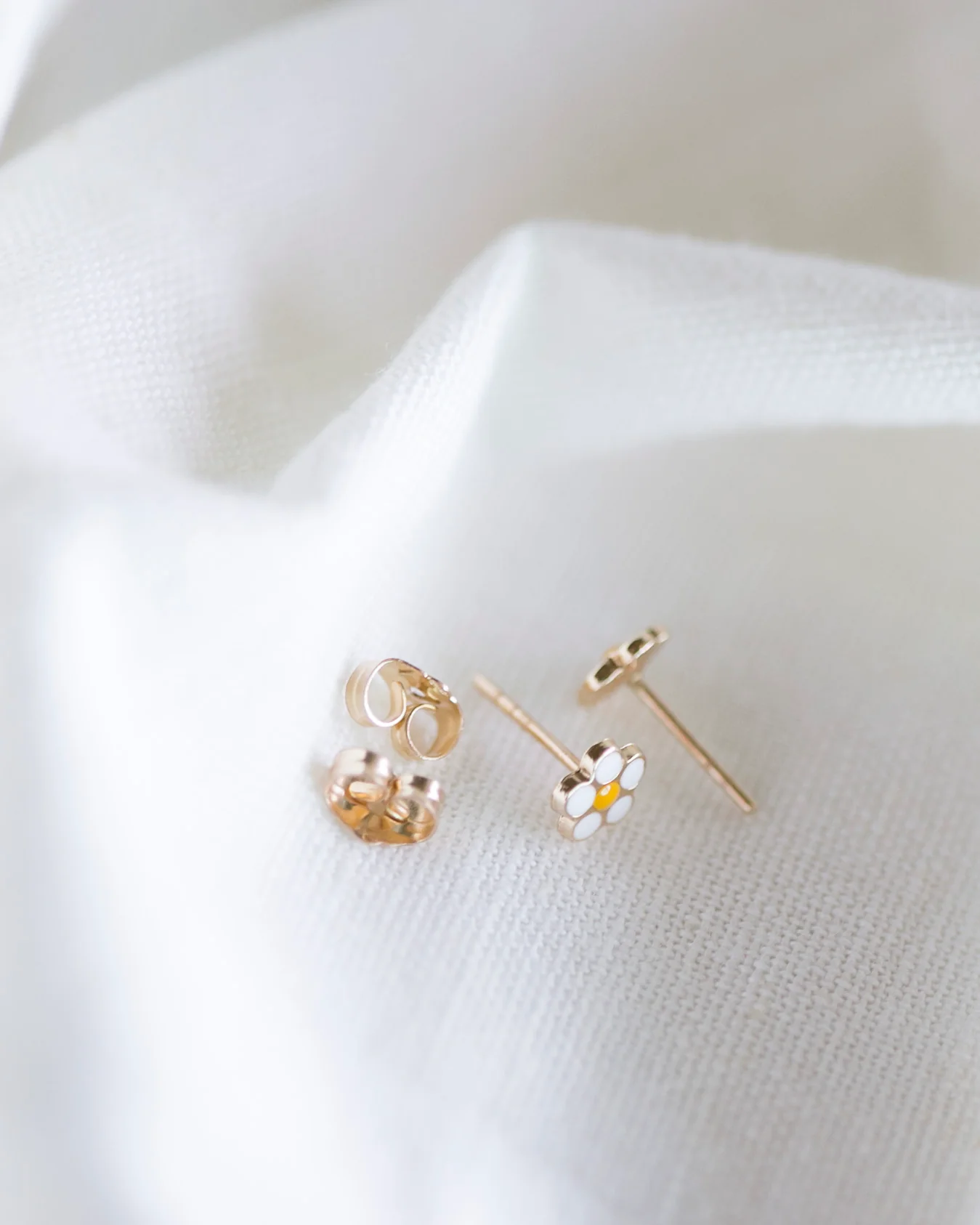 14k Daisy Stud Earrings - Image 3