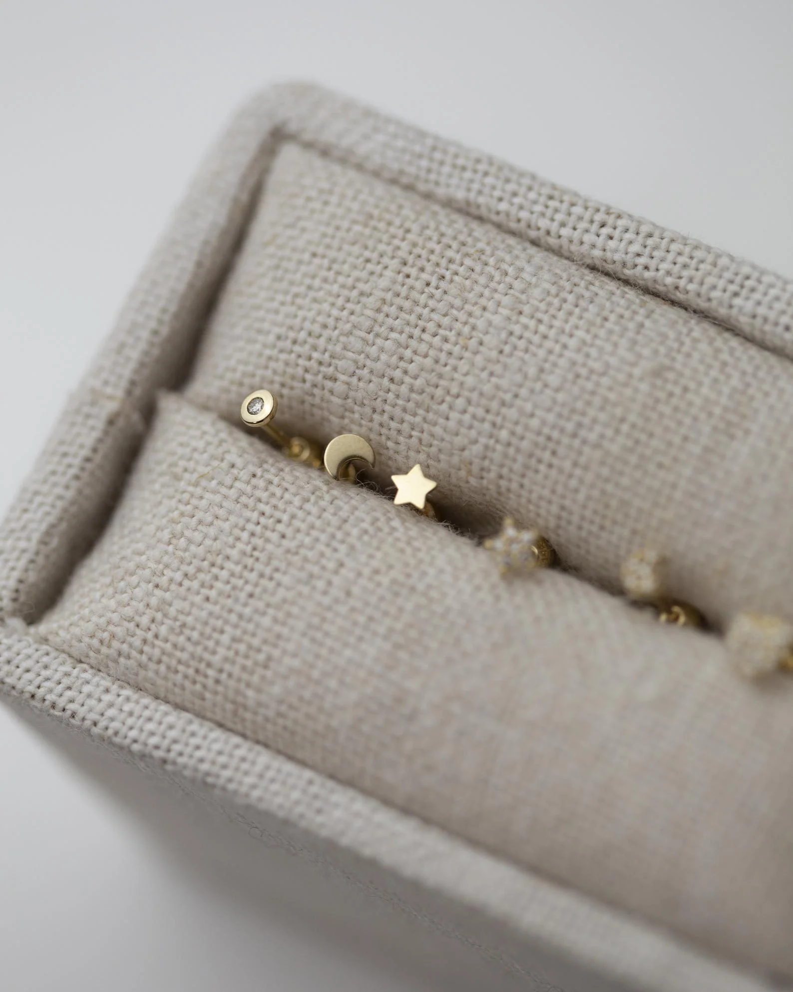14k Diamond Bezel stud with ball screw backing - Image 6