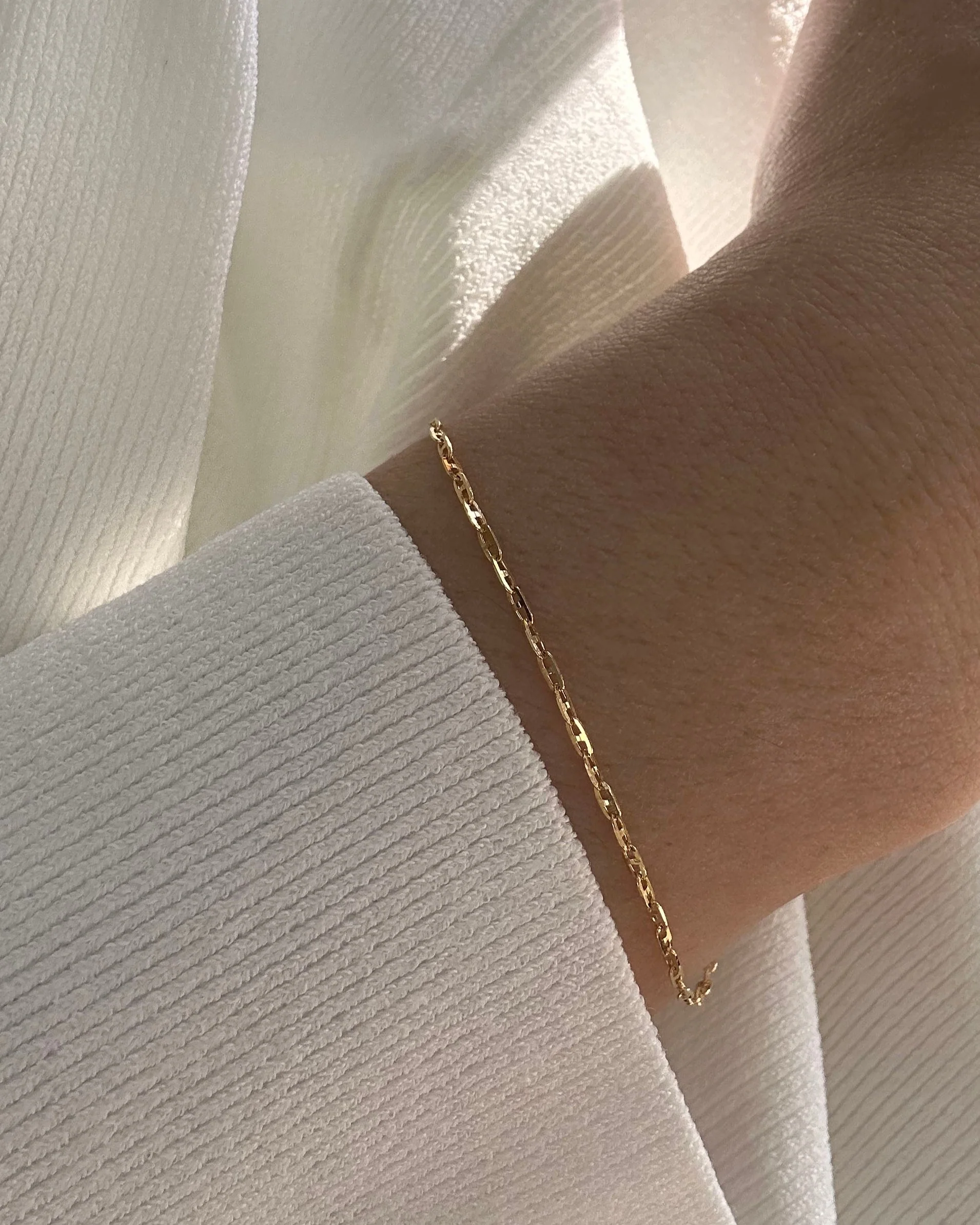 14k Gold Anchor Chain bracelet - Image 3