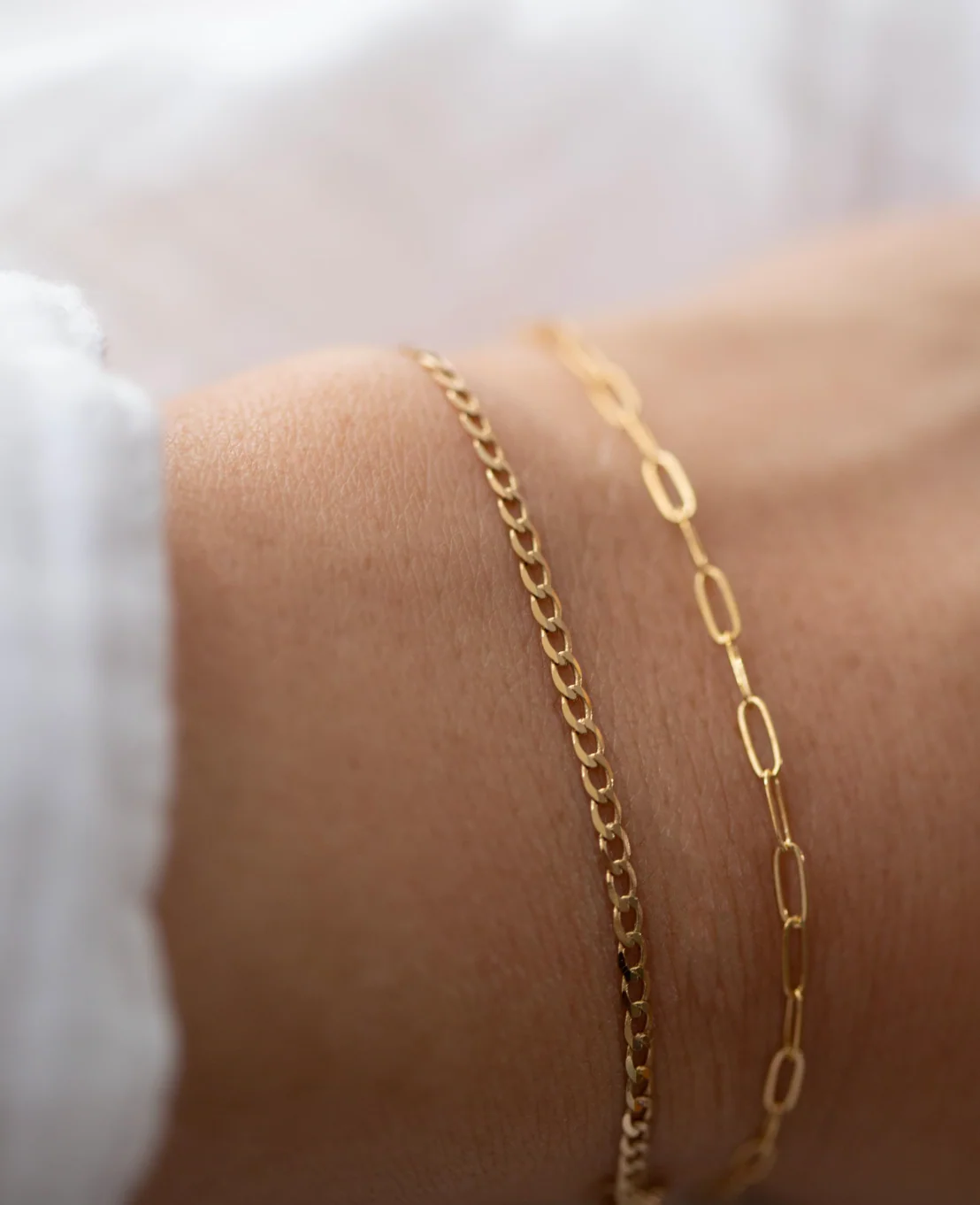 14k Gold Flat Curb Chain Bracelet - Image 4