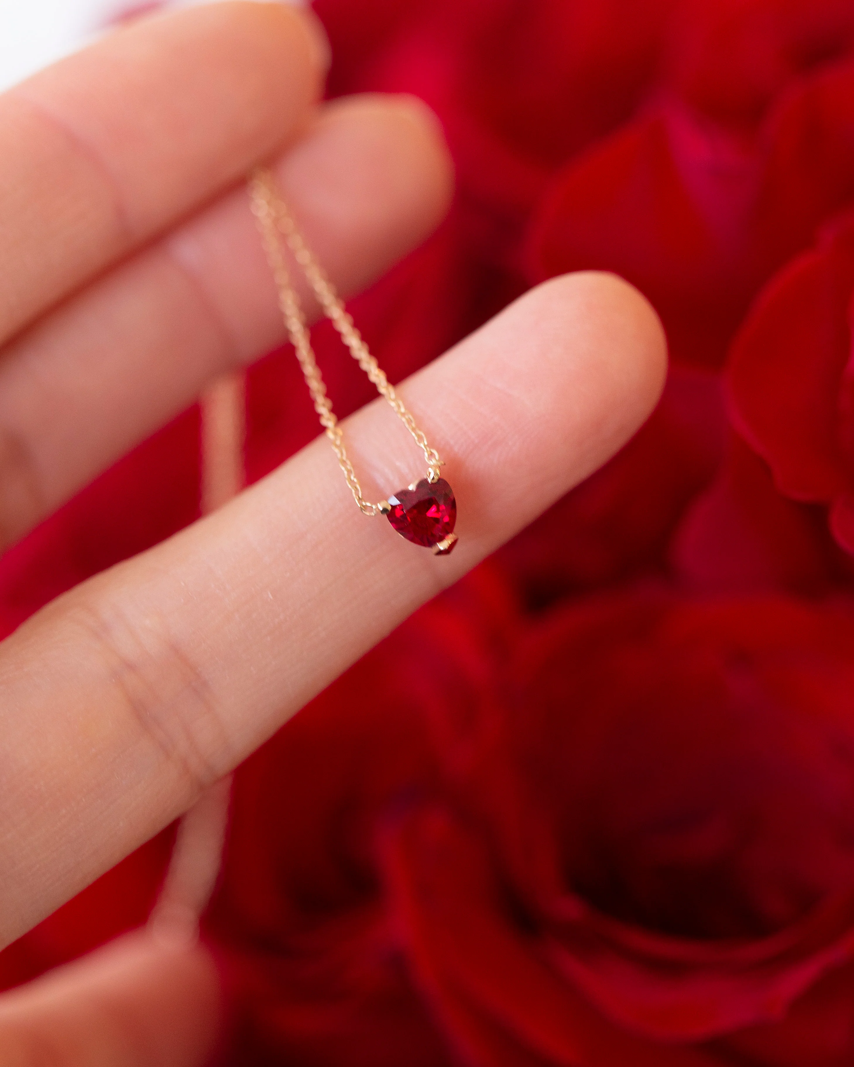 14k Gold Heart Shaped Garnet Necklace  - Image 6