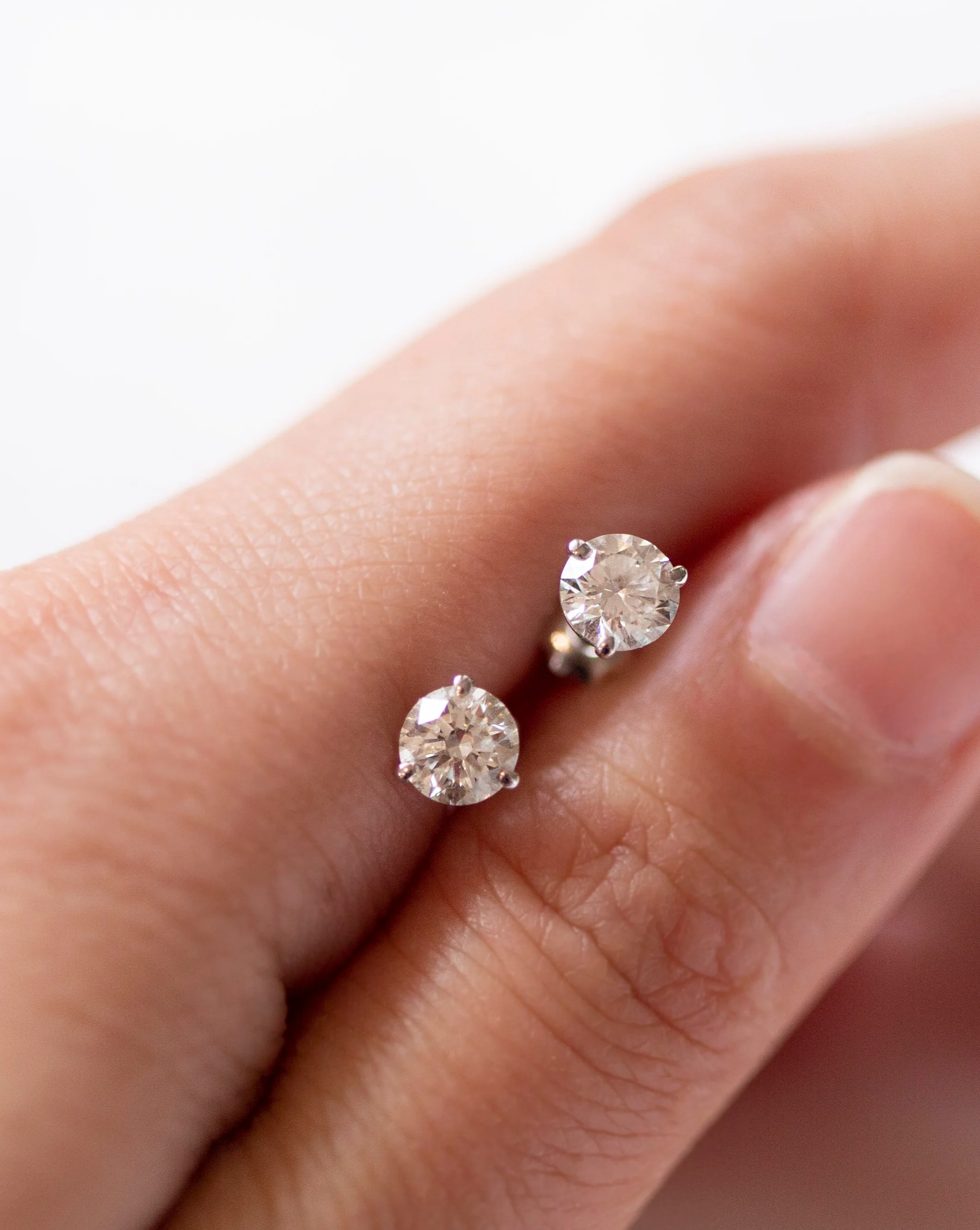 14k gold lab diamond earrings 1 Ct. TW - Image 3