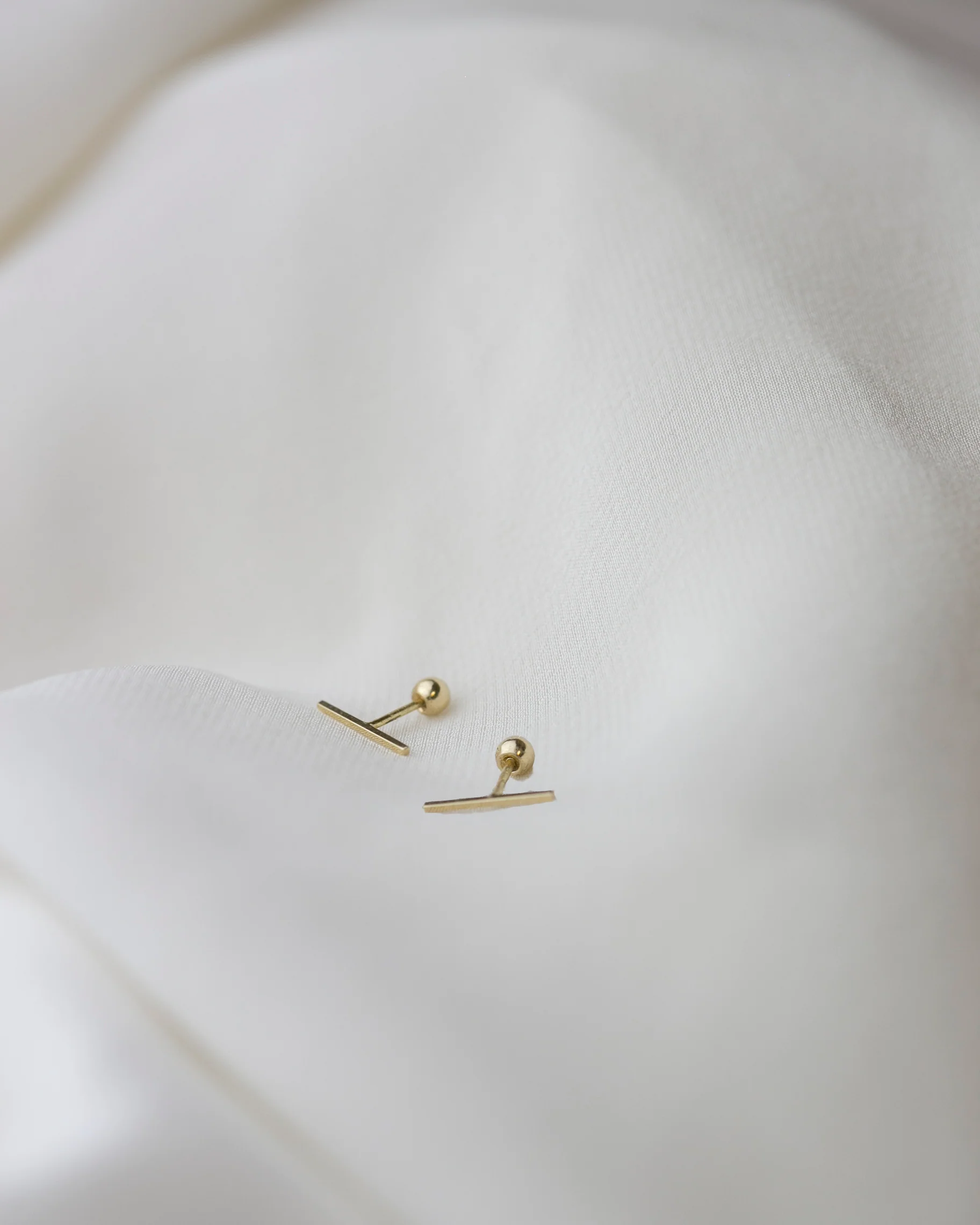 14k Line Stud - Image 6
