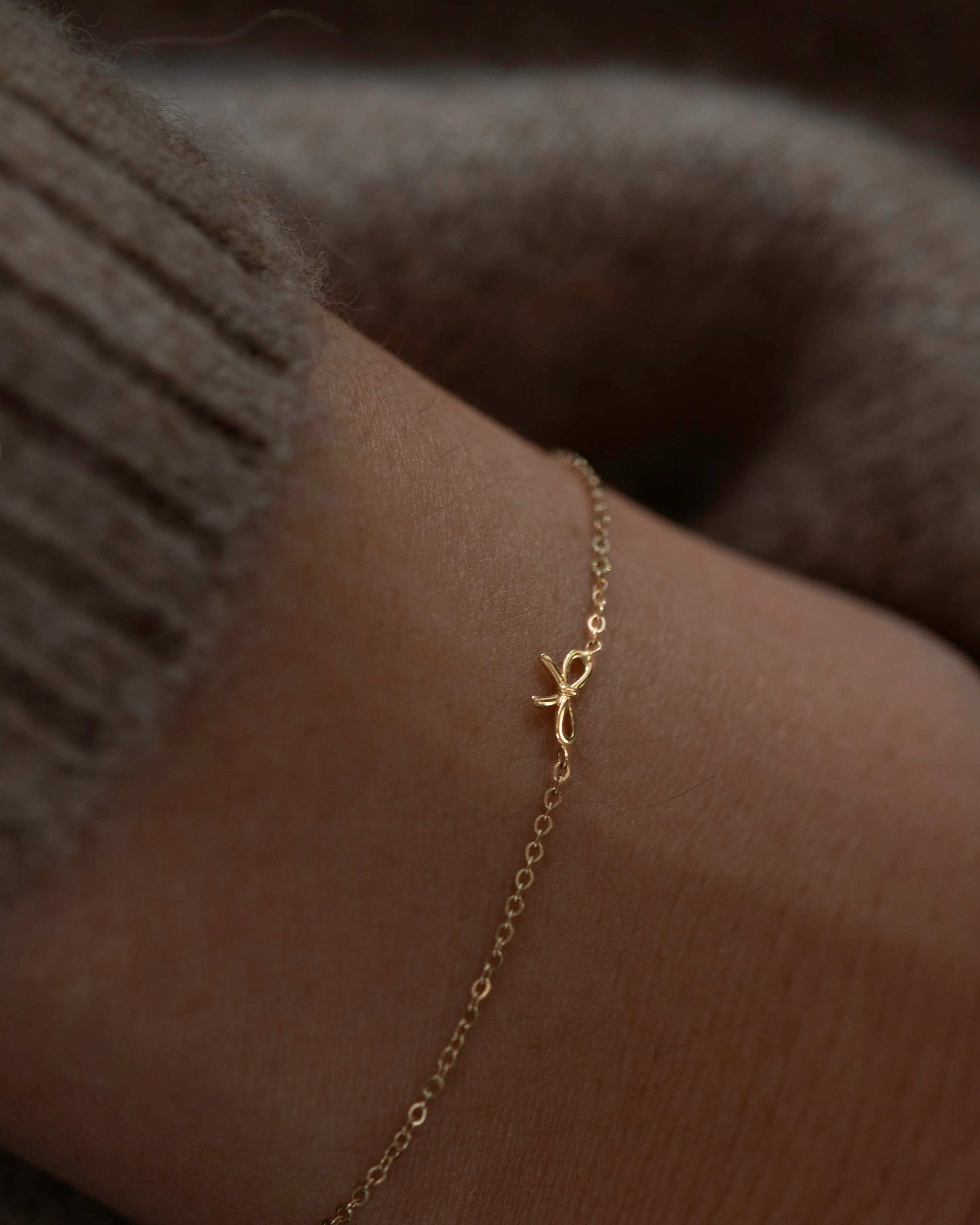 14k Mini Bow Bracelet - Image 4