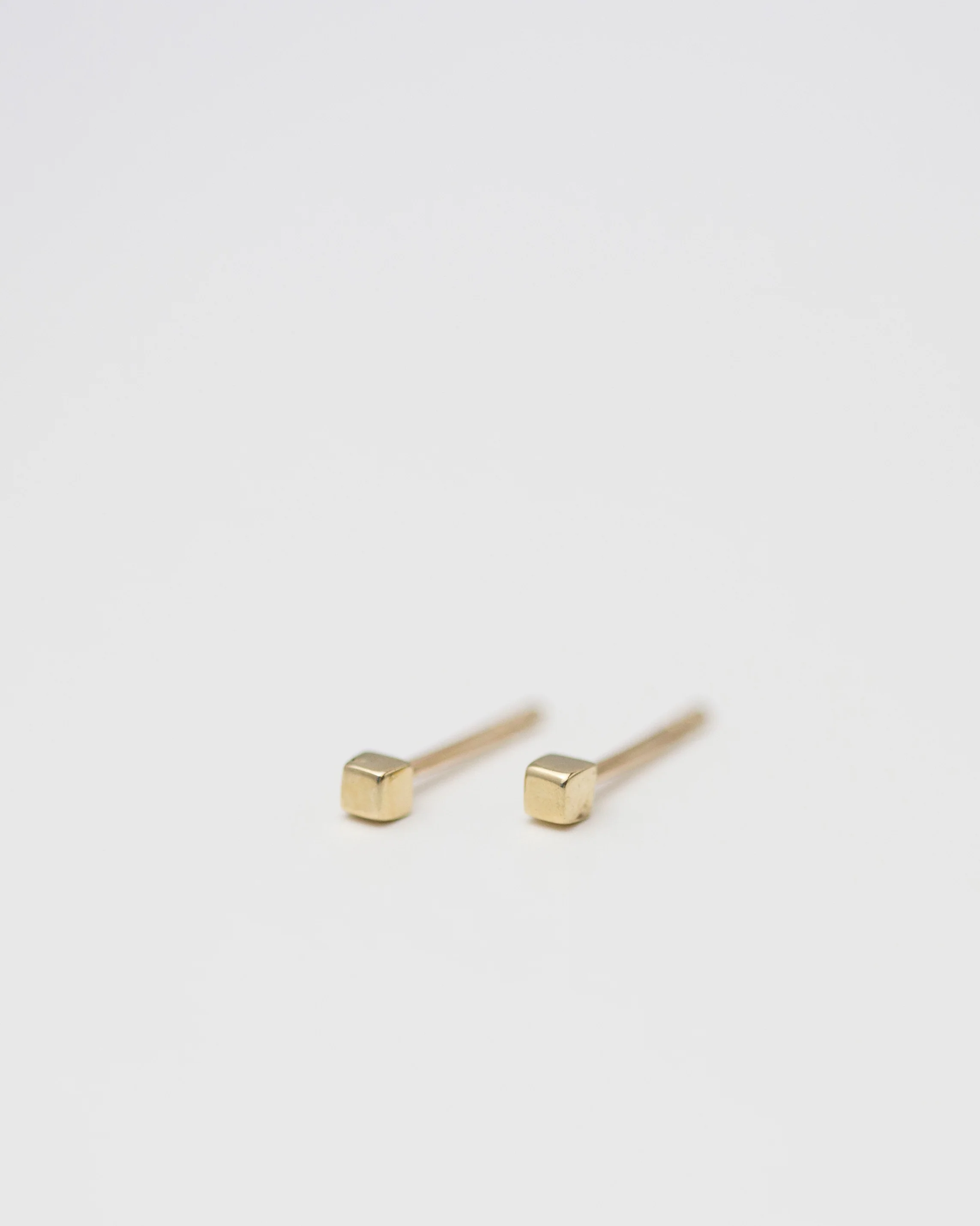 14K Mini Cube Stud Earrings - Image 4