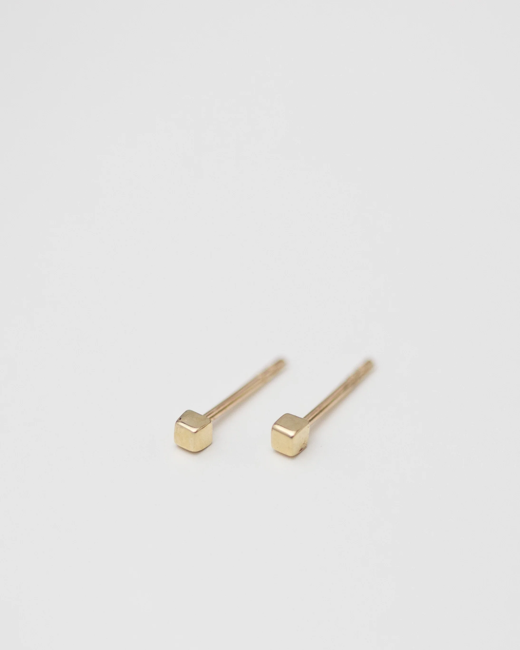 14K Mini Cube Stud Earrings - Image 5