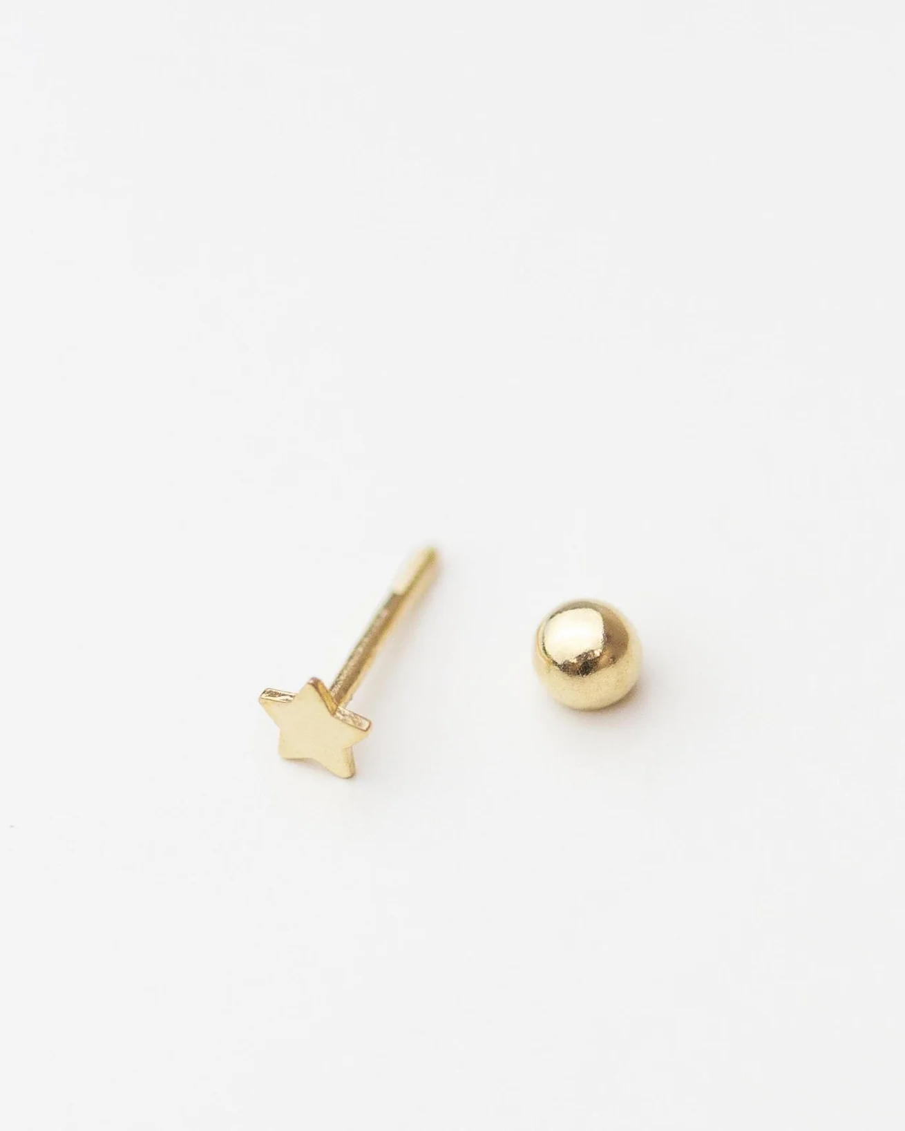 14k Mini star stud with ball screw backing
