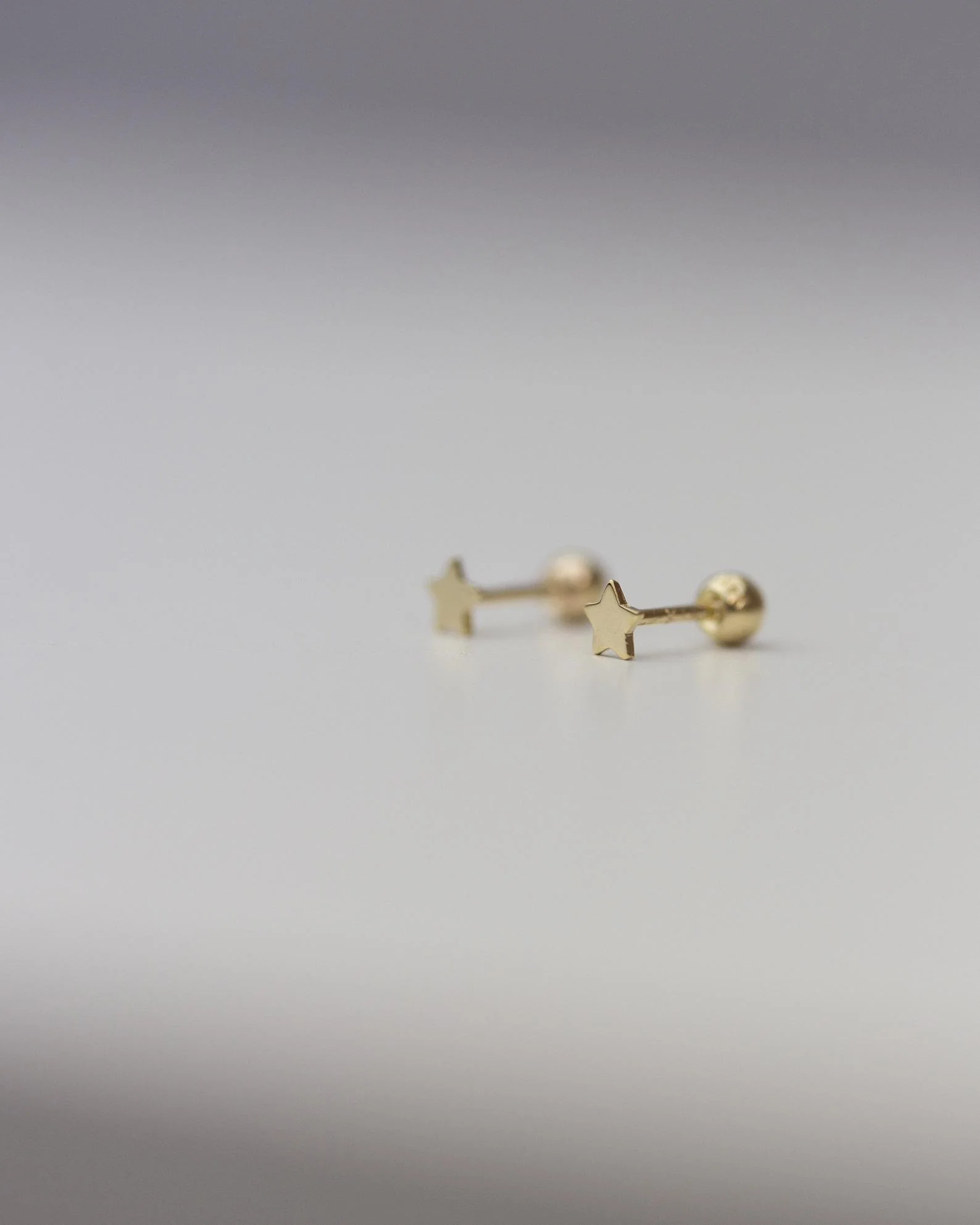 14k Mini star stud with ball screw backing - Image 3