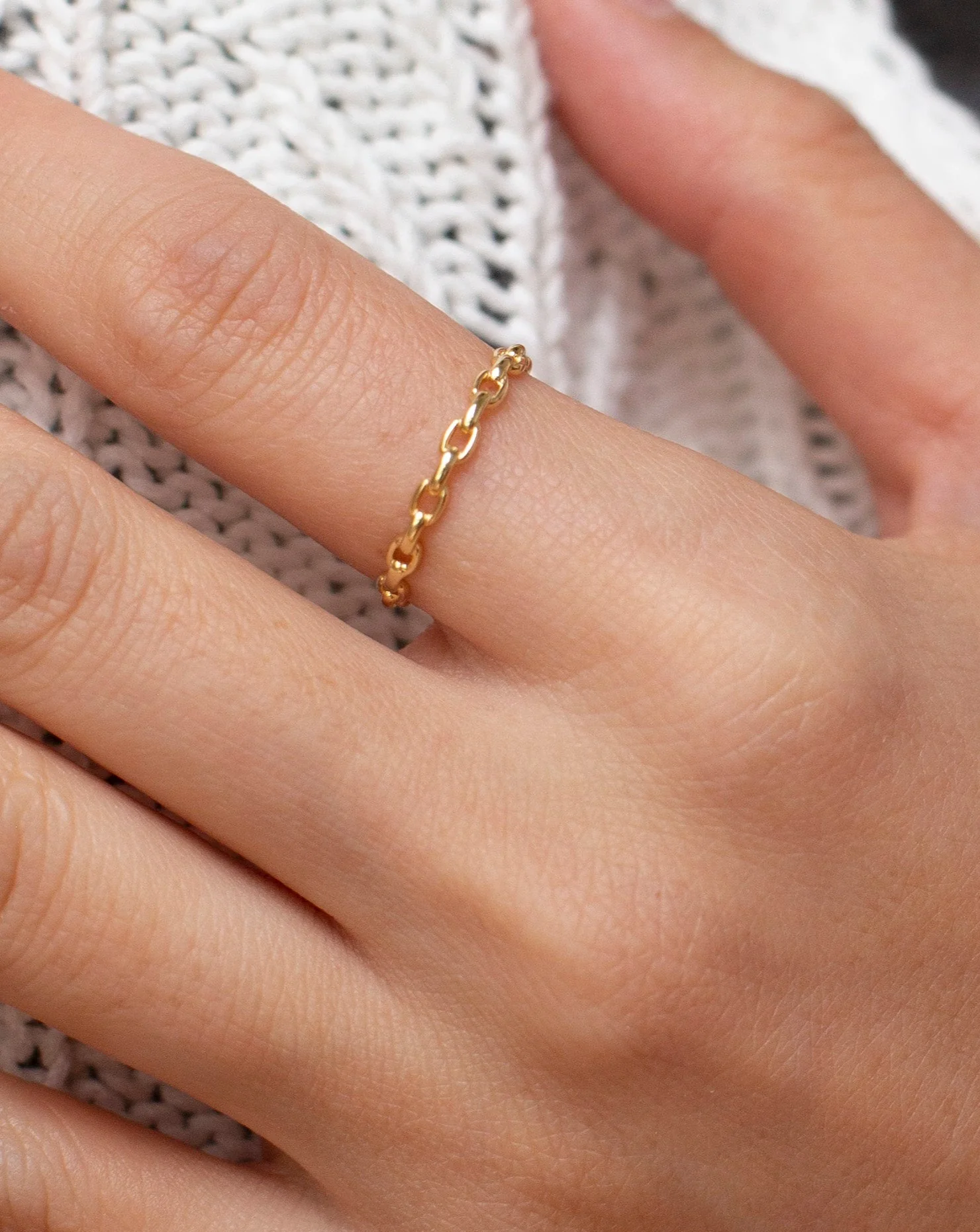 14k Solid Oval Link Ring - Image 2