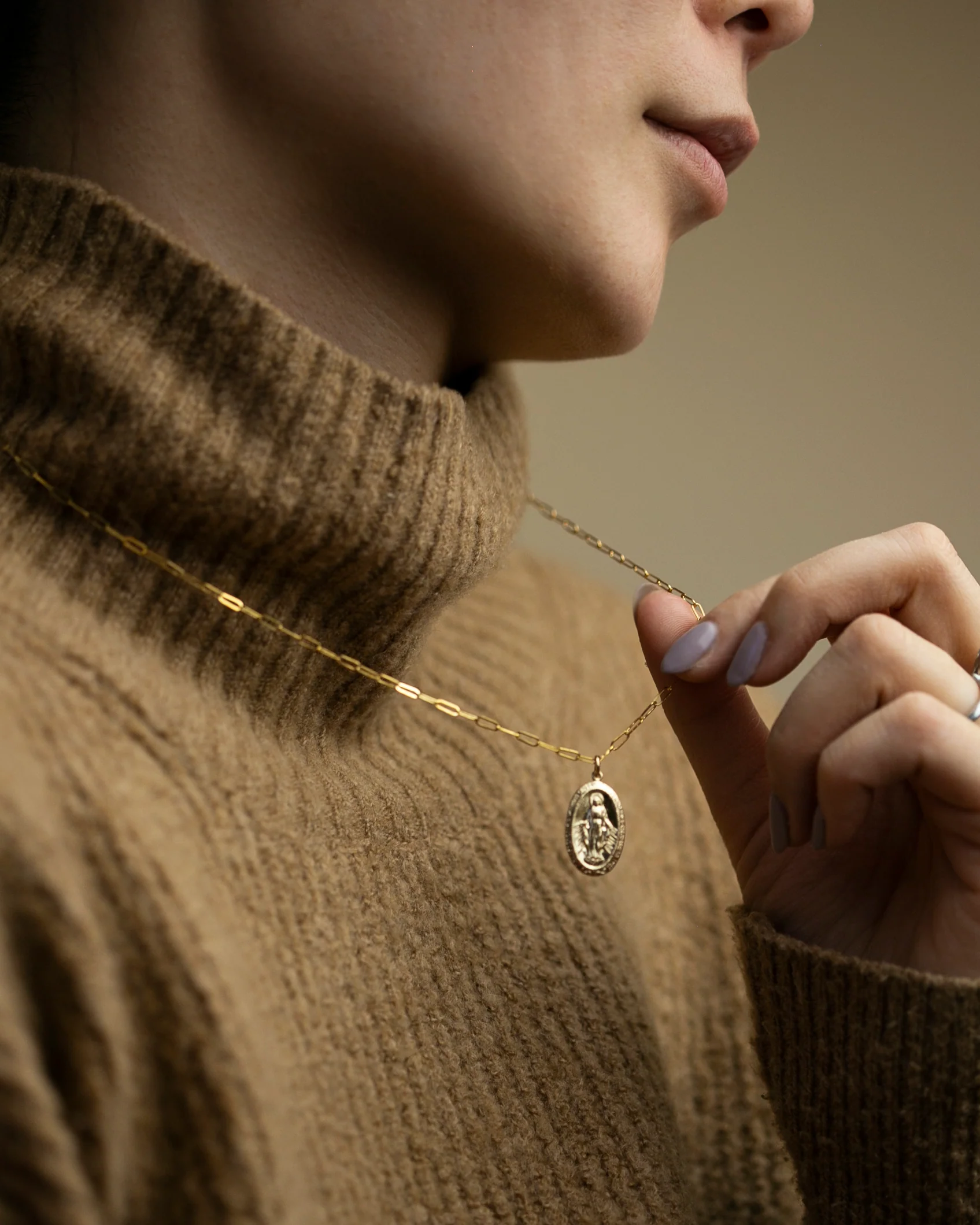 14K Virgin Mary Necklace - Image 5