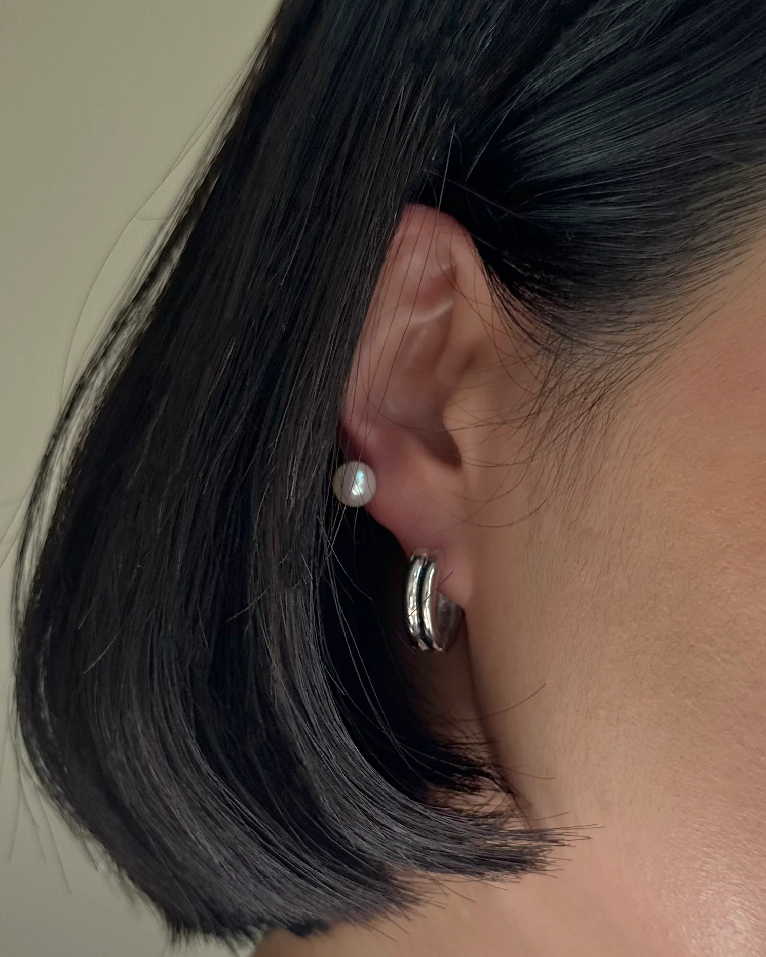 Double Ridge Huggie Hoop Earrings - Image 2