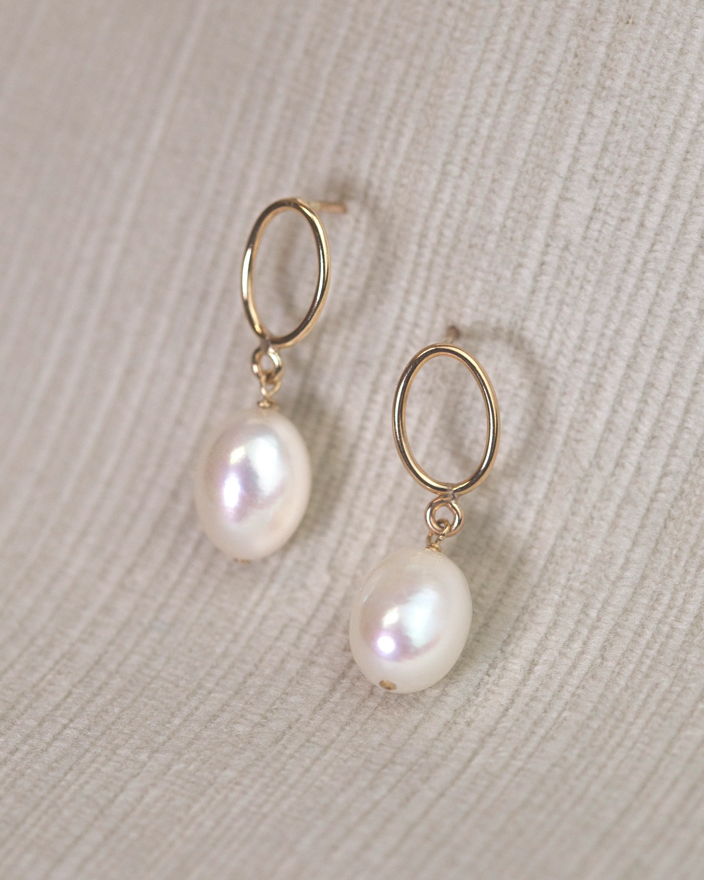 Oval Loop Pearl Drop Earrings - Image 2