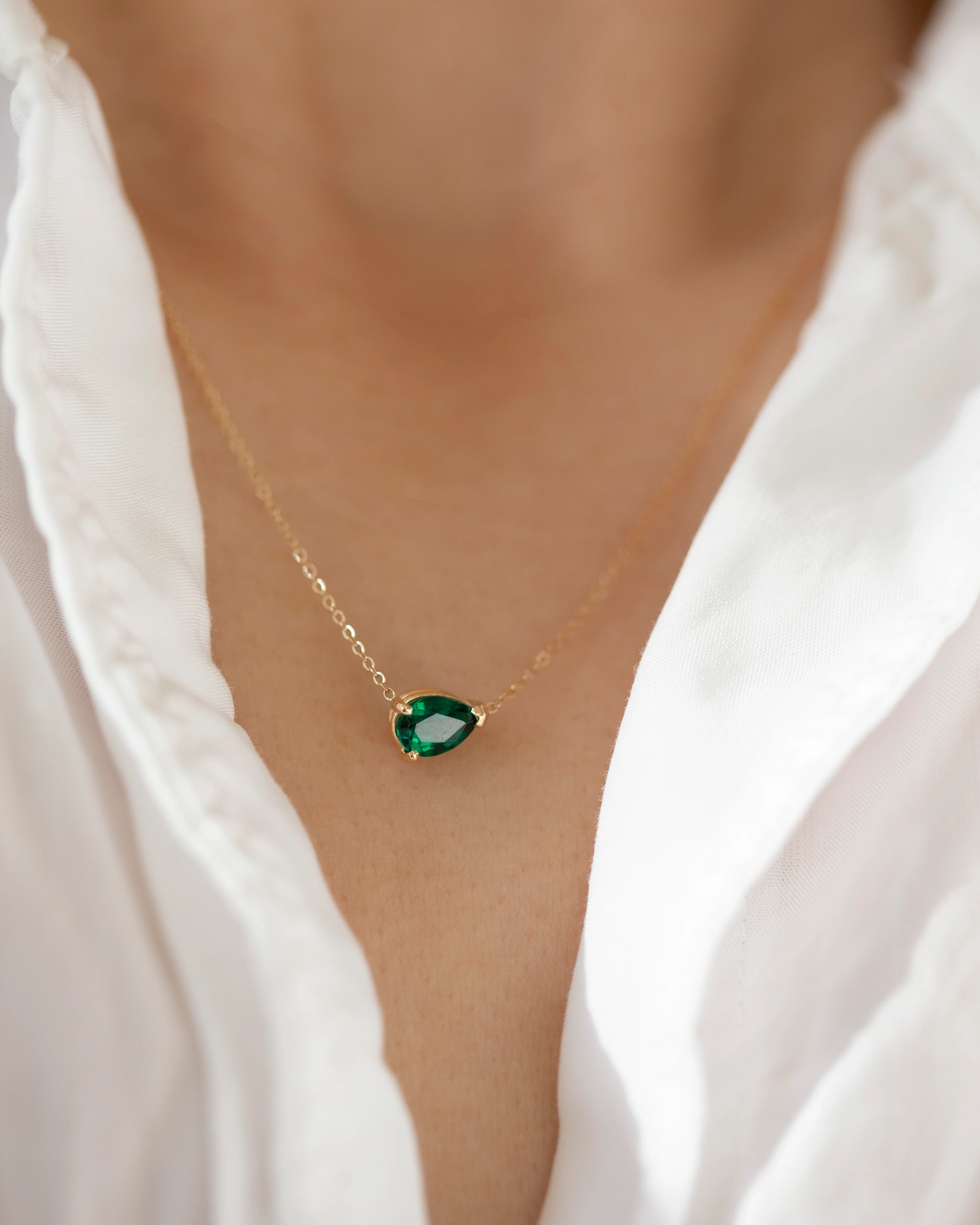 Pear Emerald Necklace in 14k Gold - Image 4